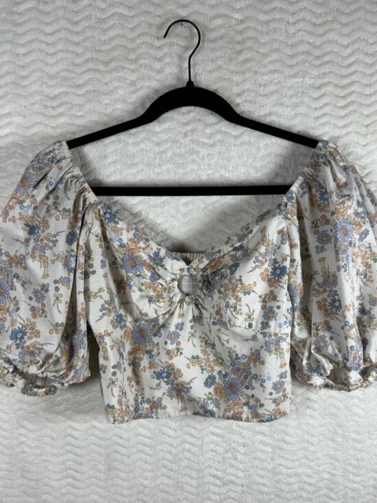 Tops - Floral Puff-Sleeve Crop Top
